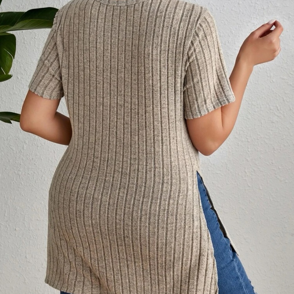 Ribbed knit tee - Picture 2 of 3
